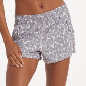 Vuori Dash Short - NWT